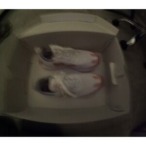 Women's 8 New Balance X Big leauge Chew